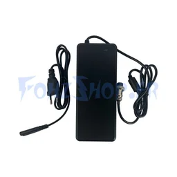 Chargeur 52V > 58.8V / 2A (connecteur GX16-3P) - Vue 2